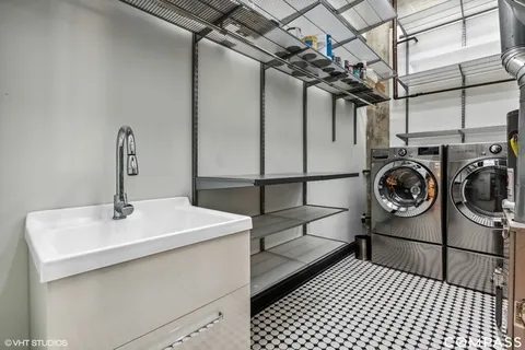 $995,000 | 850 West Adams Street, Unit 2E, Chicago, IL 60607