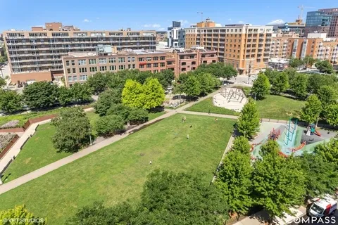 $995,000 | 850 West Adams Street, Unit 2E, Chicago, IL 60607
