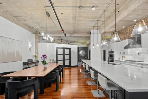 $995,000 | 850 West Adams Street, Unit 2E, Chicago, IL 60607