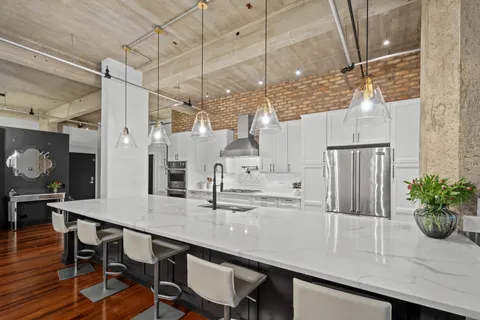 $995,000 | 850 West Adams Street, Unit 2E, Chicago, IL 60607