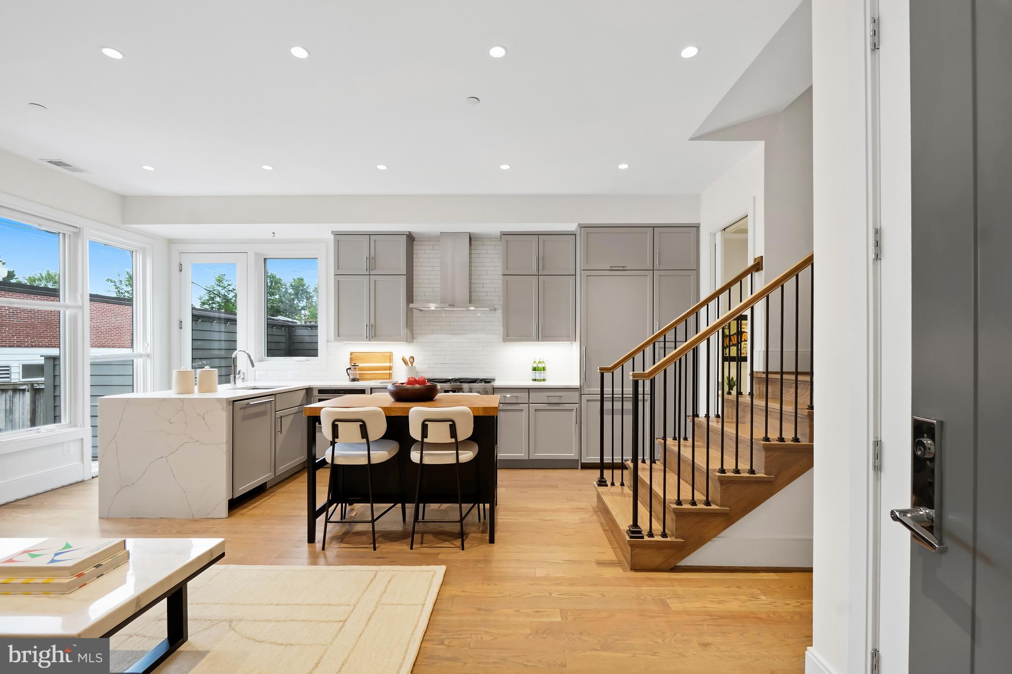 270 15th Street Southeast, Unit 202 Washington, DC 20003 - Photo 4 of 27