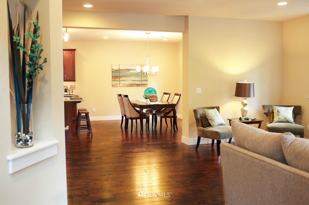 8817 234th Street Southwest Edmonds, WA 98026 - Photo 7 of 13 Gallery Image 7