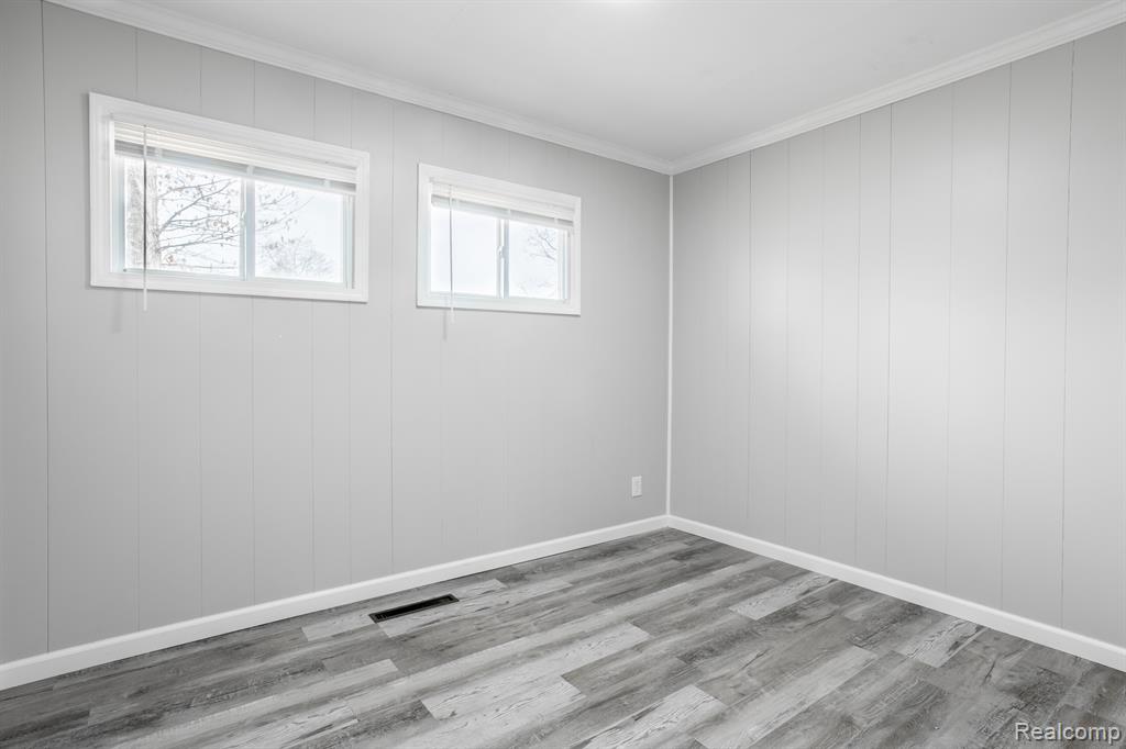 2353 Riverside Drive Port Huron, MI 48060 - Photo 13 of 23