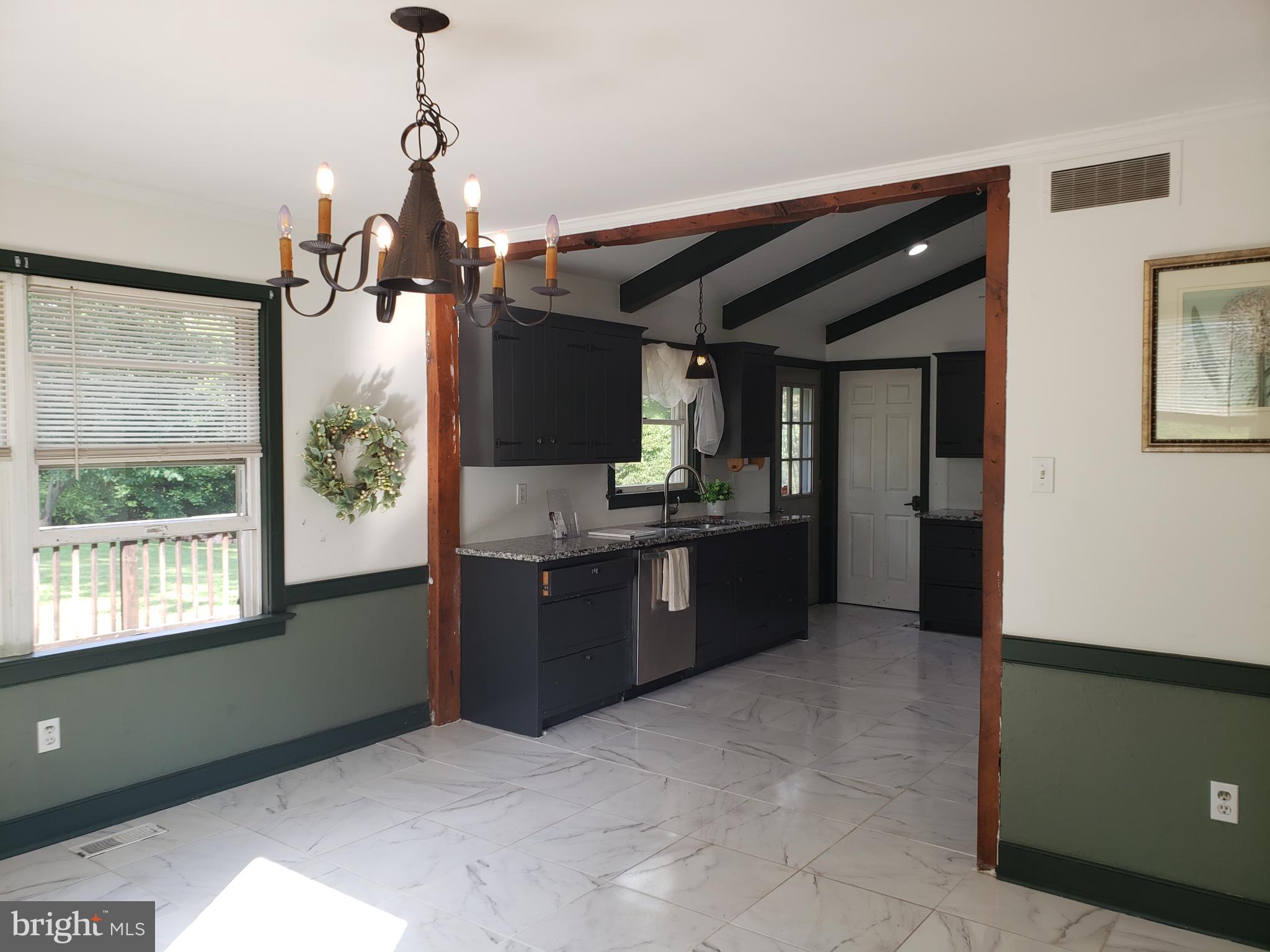 775 Temple Road Pottstown, PA 19465 - Photo 10 of 30 Sunny Dining Room