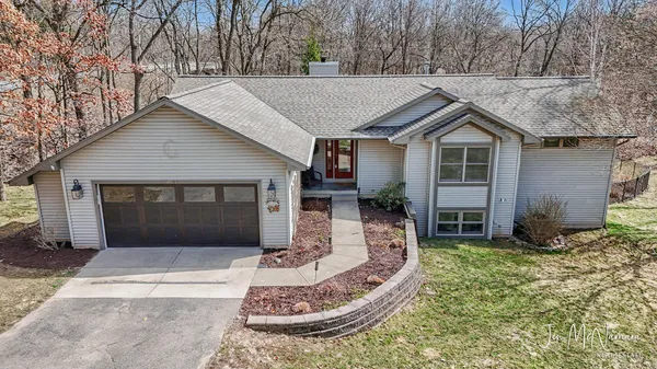 $675,000 | 7245 Packer Drive Northeast, Belmont, MI 49306
