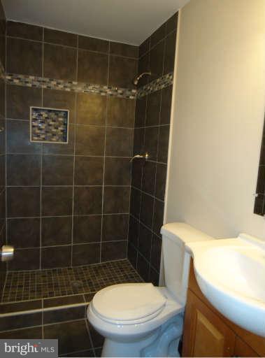 9201 Friar Road Fort Washington, MD 20744 - Photo 15 of 25 Full Bath (Master)