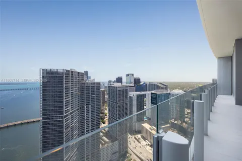 $3,200,000 | 300 Biscayne Blvd Way, Unit 5205W, Miami, FL 33131