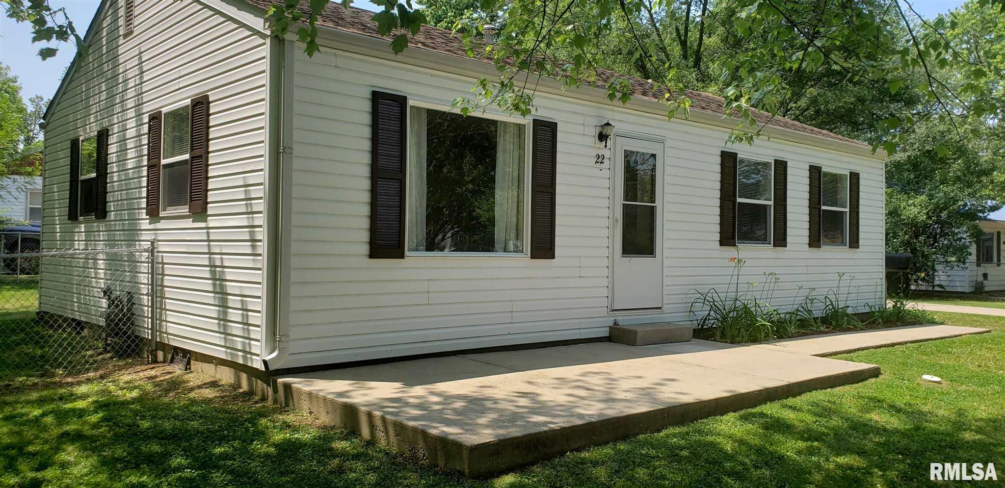 22 Windsor Road Springfield, IL 62702 - Photo 2 of 10 Gallery Image 2