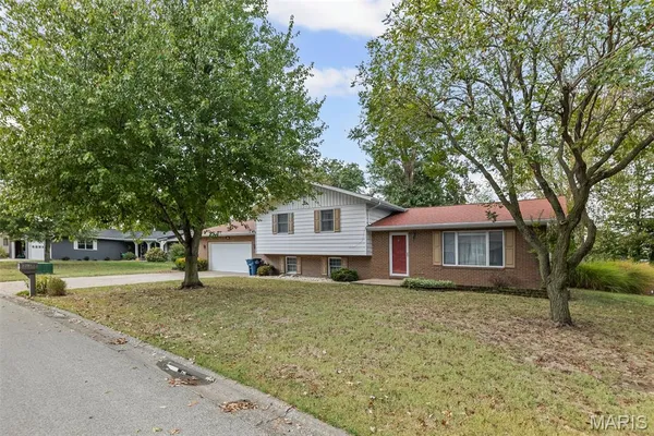 $205,000 | 255 Delwood Drive, Sparta, IL 62286