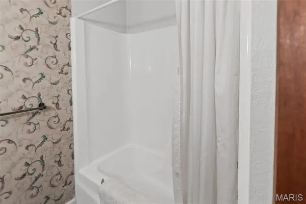 $205,000 | 255 Delwood Drive, Sparta, IL 62286