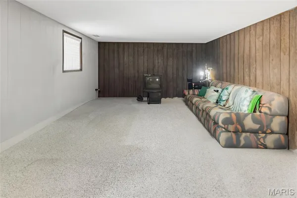 $205,000 | 255 Delwood Drive, Sparta, IL 62286
