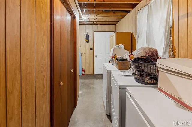 $215,000 | 255 Delwood Drive, Sparta, IL 62286