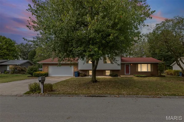 $205,000 | 255 Delwood Drive, Sparta, IL 62286