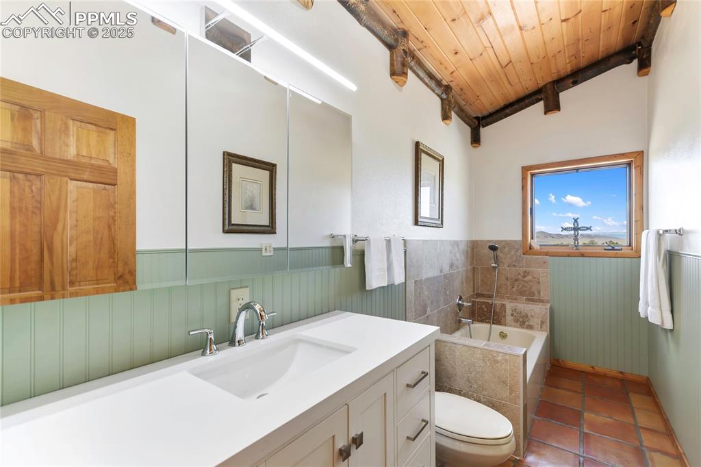 790 Tiara Road Lake George, CO 80827 - Photo 25 of 47 upper shared full bathroom