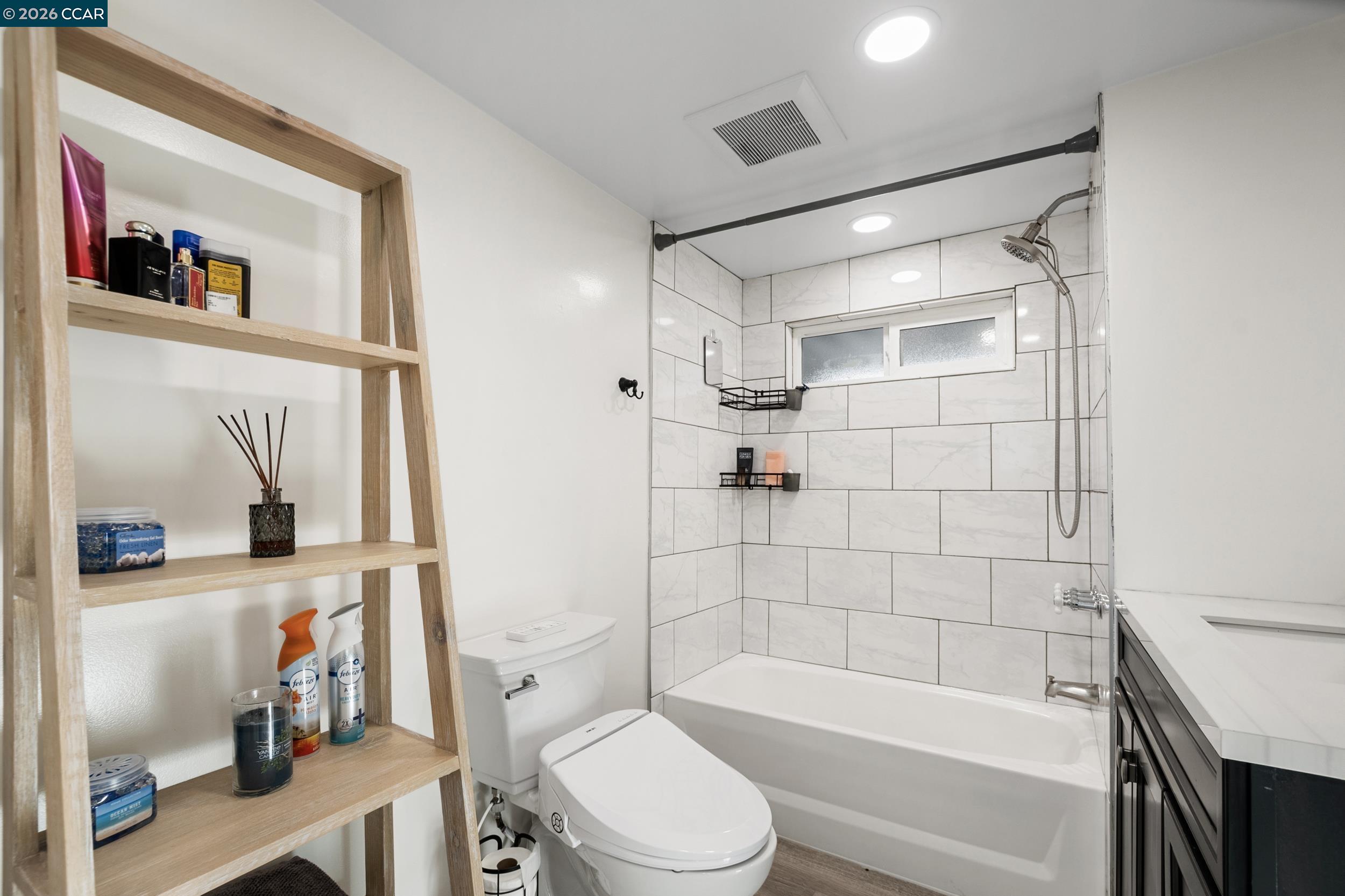 32 Galloway Drive Concord, CA 94518 - Photo 18 of 35 a bathroom with a toilet a sink and bathtub