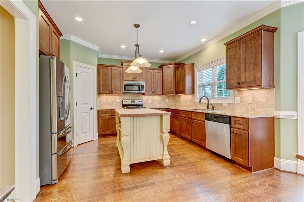 8925 Grove Park Drive Oak Ridge, NC 27310 - Photo 13 of 38 Gallery Image 13