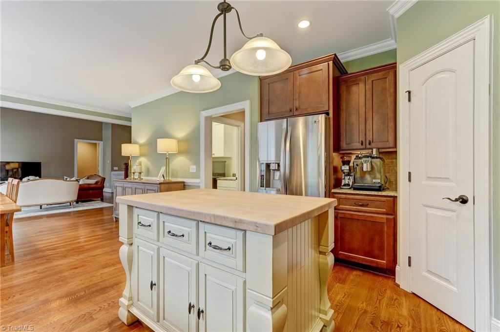 8925 Grove Park Drive Oak Ridge, NC 27310 - Photo 15 of 38 Gallery Image 15