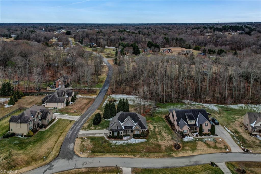 8925 Grove Park Drive Oak Ridge, NC 27310 - Photo 4 of 38 Gallery Image 4