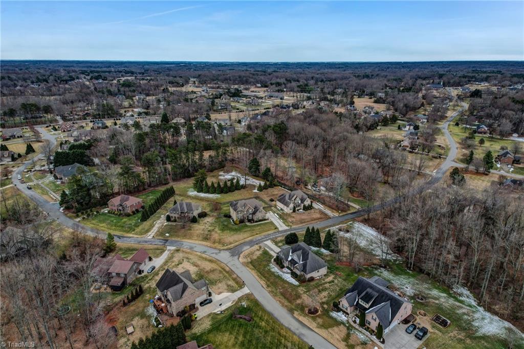 8925 Grove Park Drive Oak Ridge, NC 27310 - Photo 6 of 38 Gallery Image 6