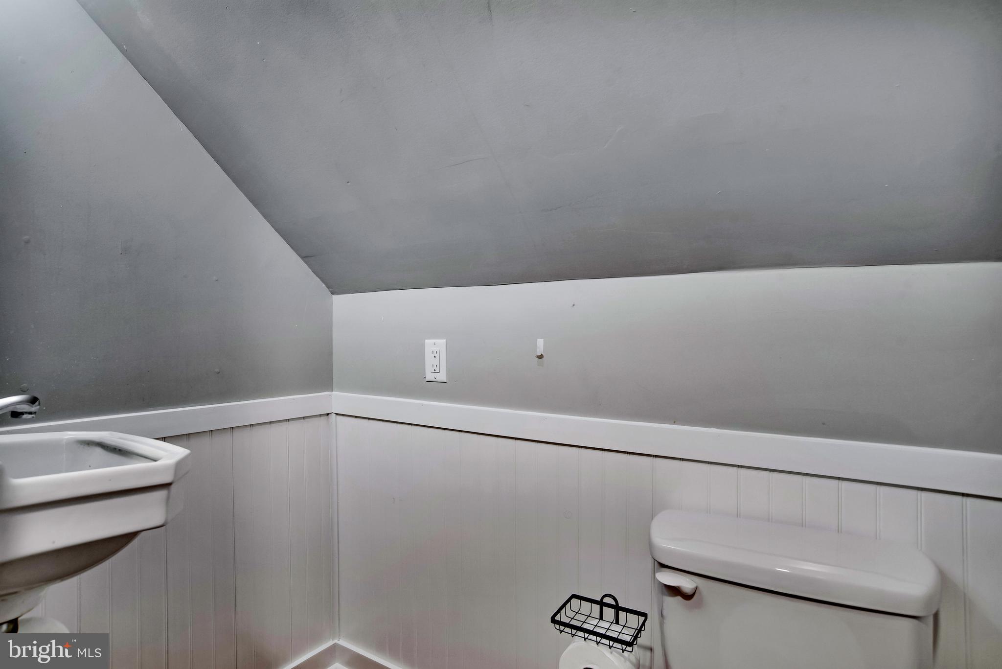 261 Carvel Road Pasadena, MD 21122 - Photo 22 of 41 Half Bath Upper Level
