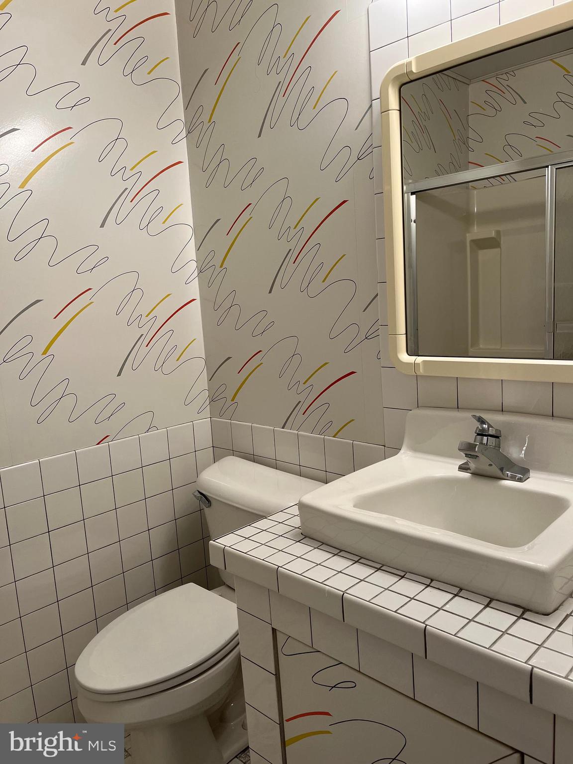 3584 Dows Road Philadelphia, PA 19154 - Photo 17 of 49 Hall Bathroom