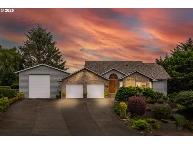 $979,000 | 1055 Northwest Estate Drive, Seal Rock, OR 97376