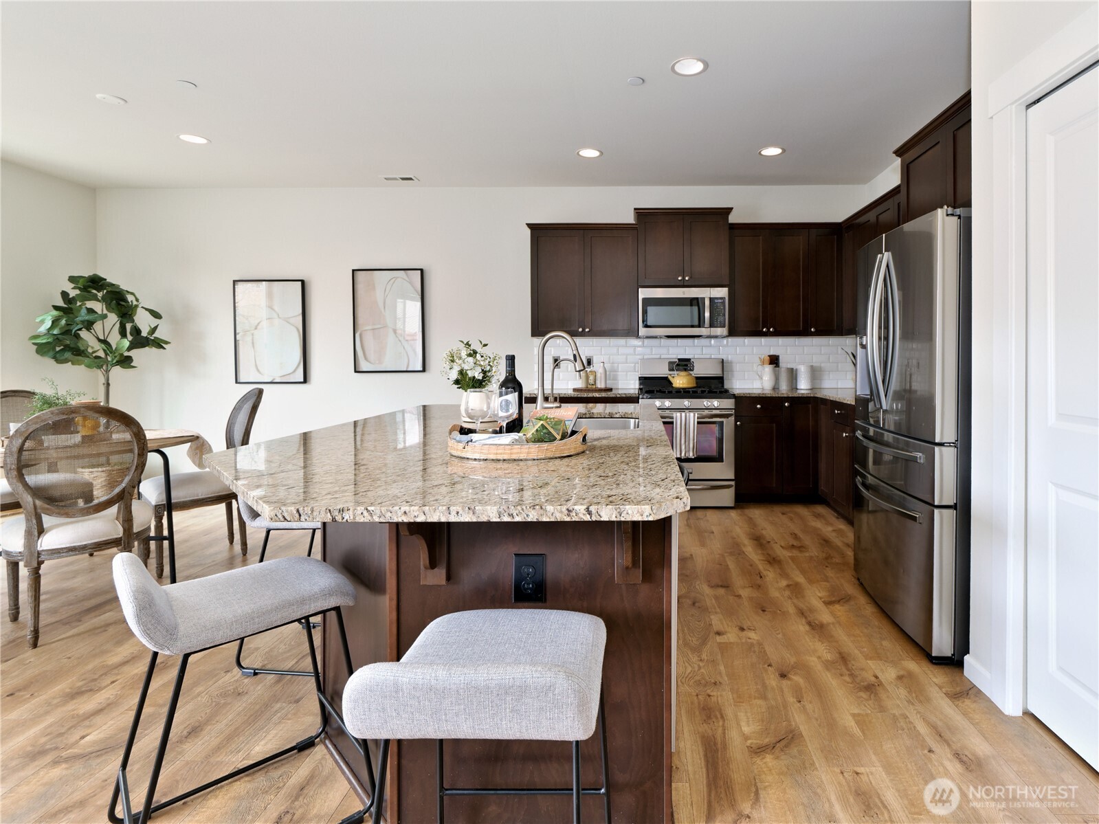 16271 Southeast 181st Street Renton, WA 98058 - Photo 6 of 28 Gallery Image 6
