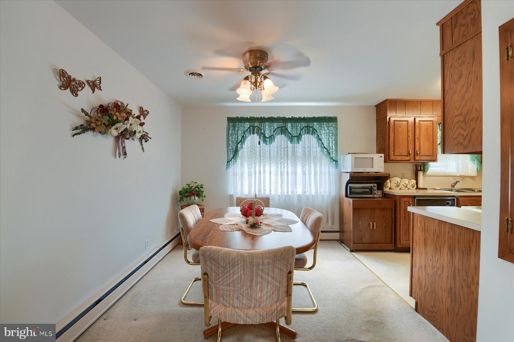 4501 North Road Harrisburg, PA 17109 - Photo 11 of 21 Dining area