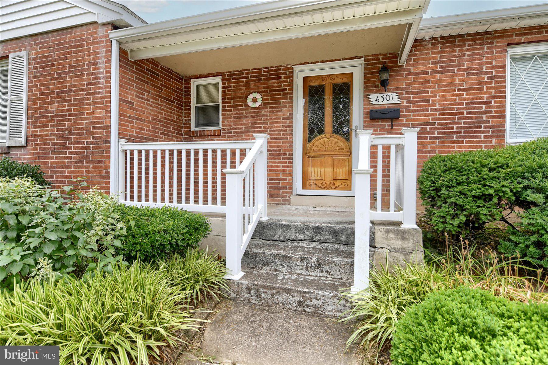 4501 North Road Harrisburg, PA 17109 - Photo 4 of 21 Covered front porch