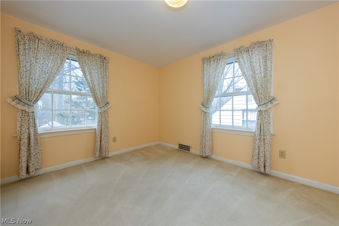 1050 Renfield Road Cleveland Heights, OH 44121 - Photo 26 of 41 Empty room with light carpet