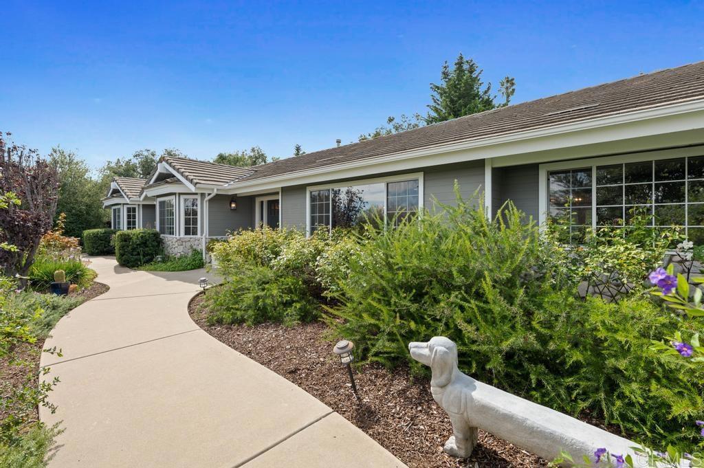 474 Solana Real, Fallbrook, CA 92028 Compass