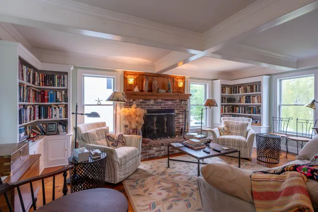 $575,000 | 26 Sea Street, Boothbay Harbor, ME 04538