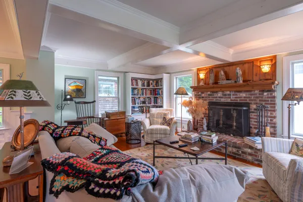 $575,000 | 26 Sea Street, Boothbay Harbor, ME 04538