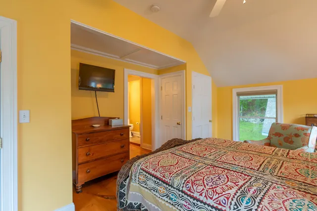 $575,000 | 26 Sea Street, Boothbay Harbor, ME 04538