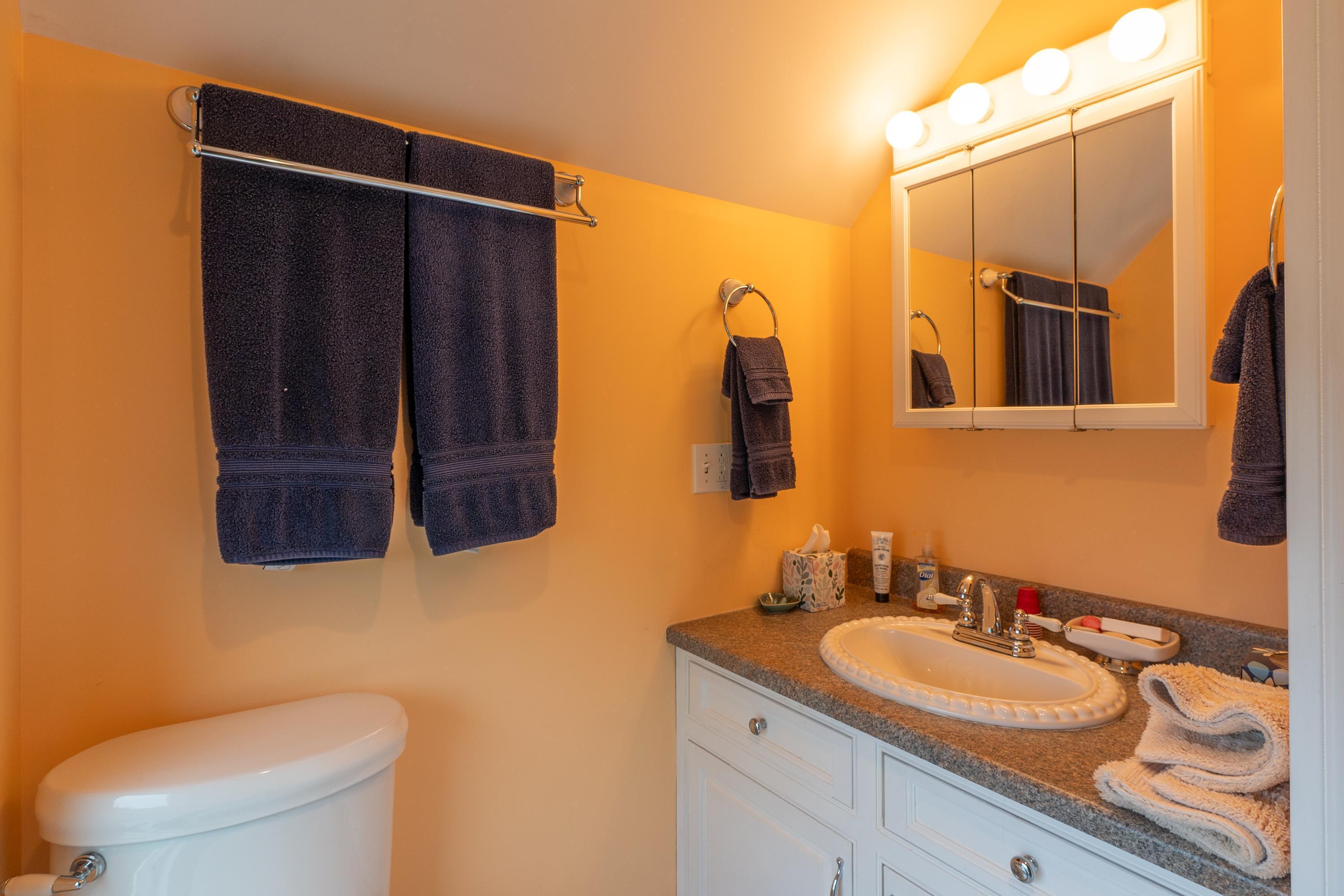 26 Sea Street Boothbay Harbor, ME 04538 - Photo 30 of 34 2nd Floor Bath 2