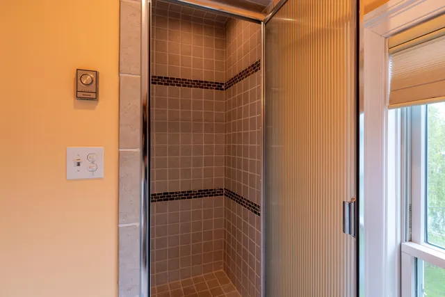 $575,000 | 26 Sea Street, Boothbay Harbor, ME 04538