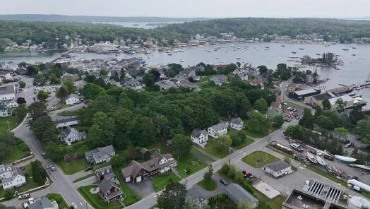 $575,000 | 26 Sea Street, Boothbay Harbor, ME 04538