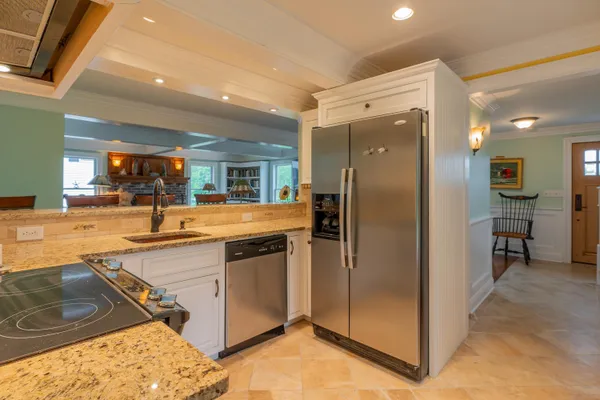 $575,000 | 26 Sea Street, Boothbay Harbor, ME 04538