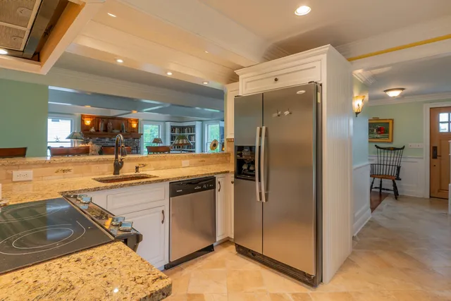 $575,000 | 26 Sea Street, Boothbay Harbor, ME 04538