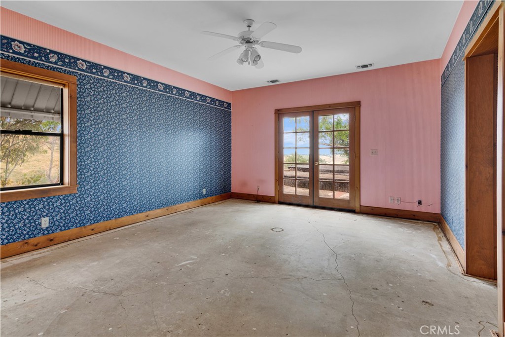 7550 Rancho Verano Place Paso Robles, CA 93446 - Photo 14 of 35 a view of an empty room with a window