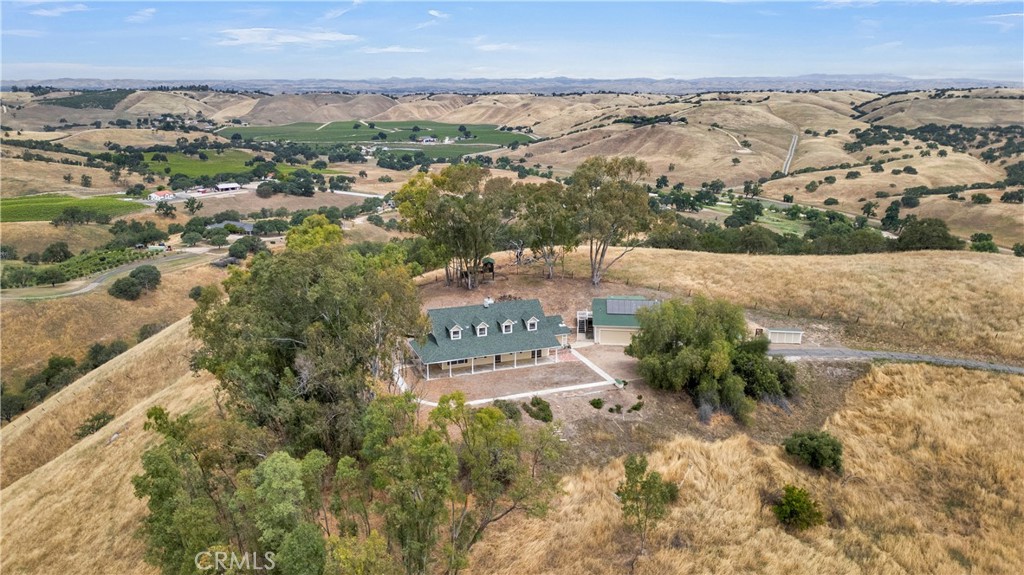7550 Rancho Verano Place Paso Robles, CA 93446 - Photo 33 of 35 an aerial view of residential building with outdoor space
