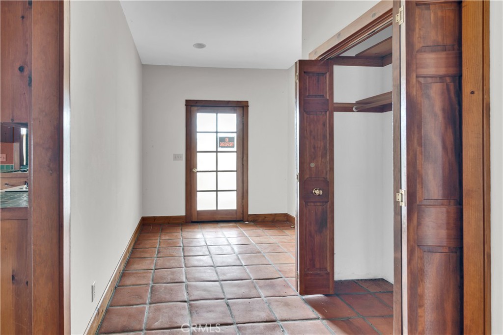 7550 Rancho Verano Place Paso Robles, CA 93446 - Photo 5 of 35 a view of an entryway