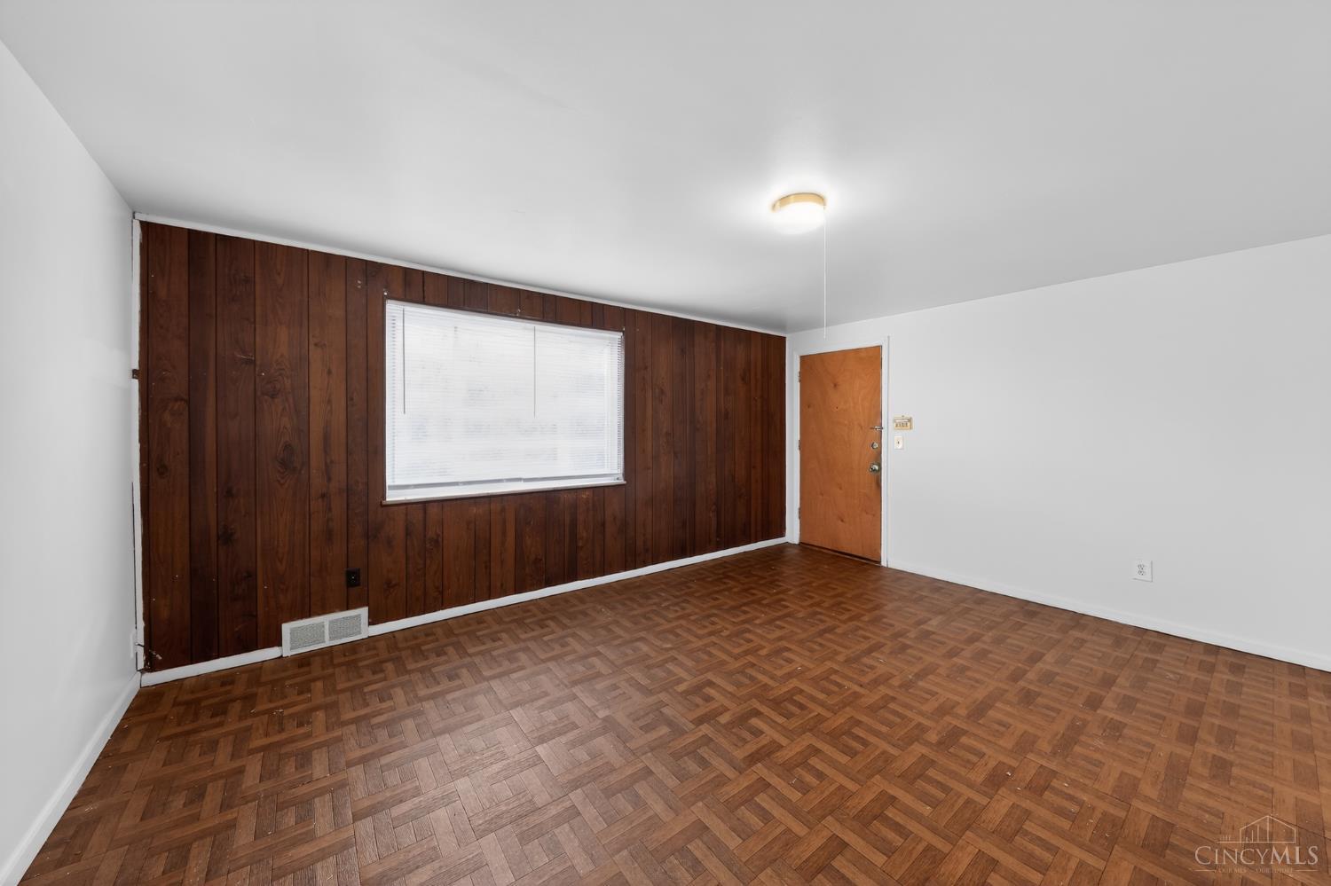2505 Rack Court Cincinnati, OH 45239 - Photo 14 of 31