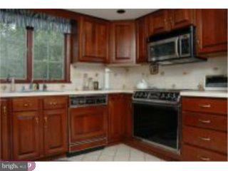 31 Brooktree Road East Windsor, NJ 08520 - Photo 3 of 6 Gallery Image 3