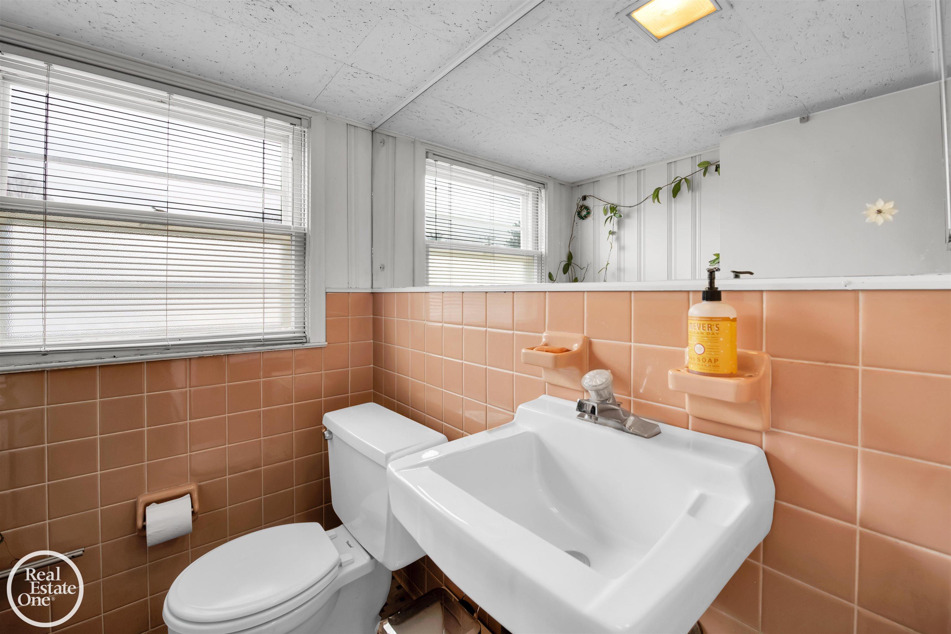 57 Hampton Road Grosse Pointe Shores, MI 48236 - Photo 27 of 35