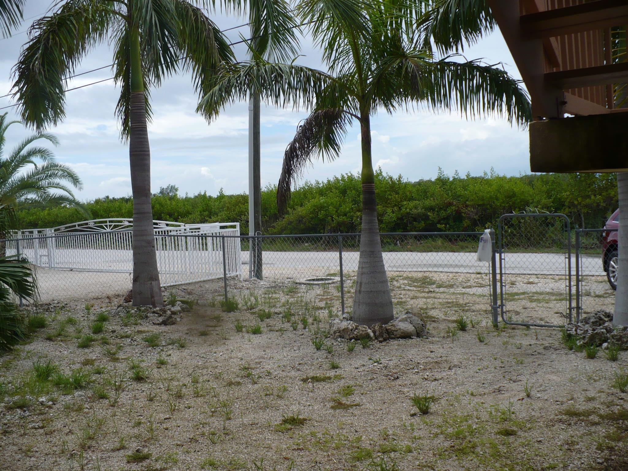 165 Grassy Road Key Largo, FL 33037 - Photo 16 of 16 front yard