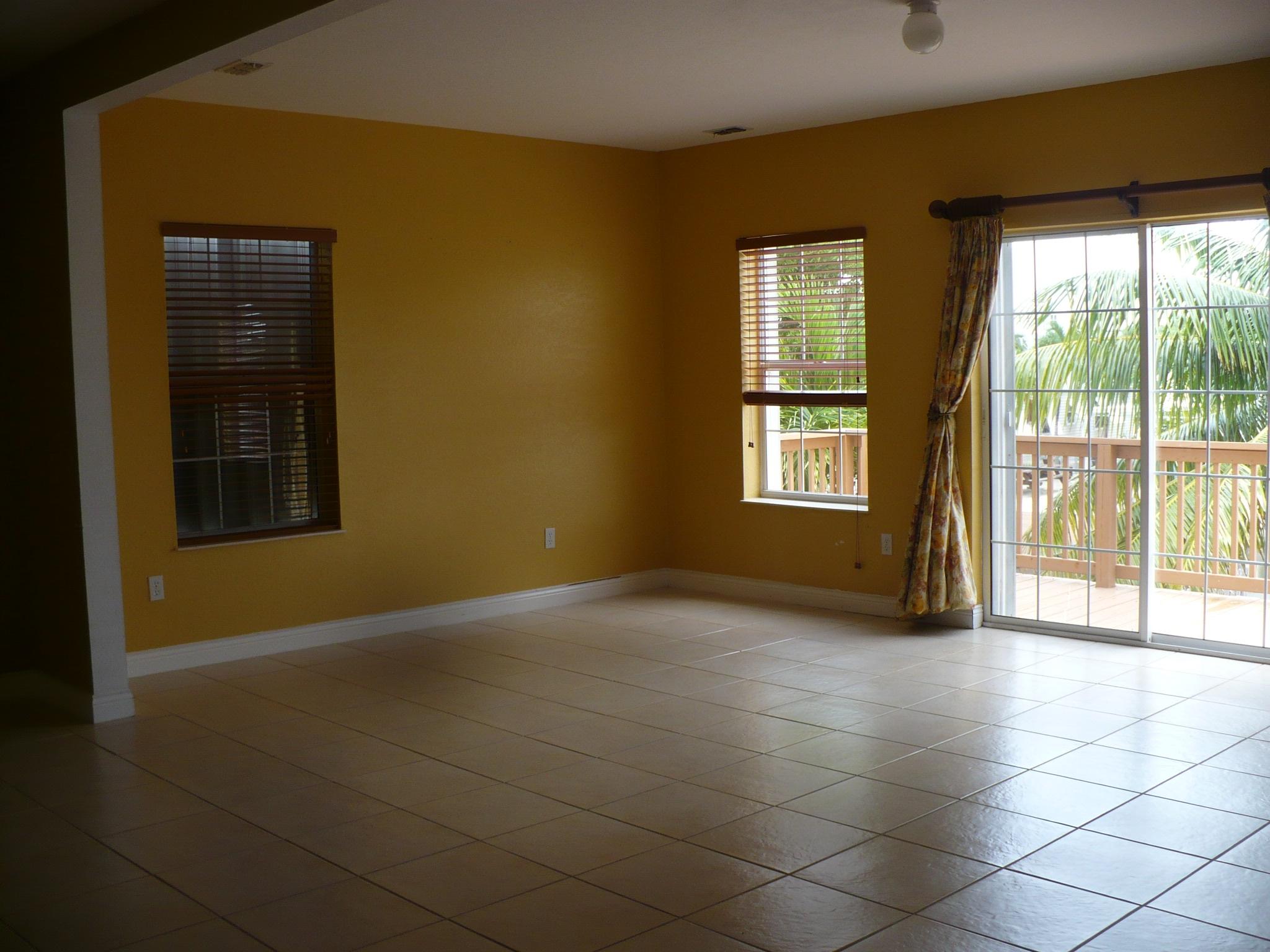 165 Grassy Road Key Largo, FL 33037 - Photo 3 of 16 living room