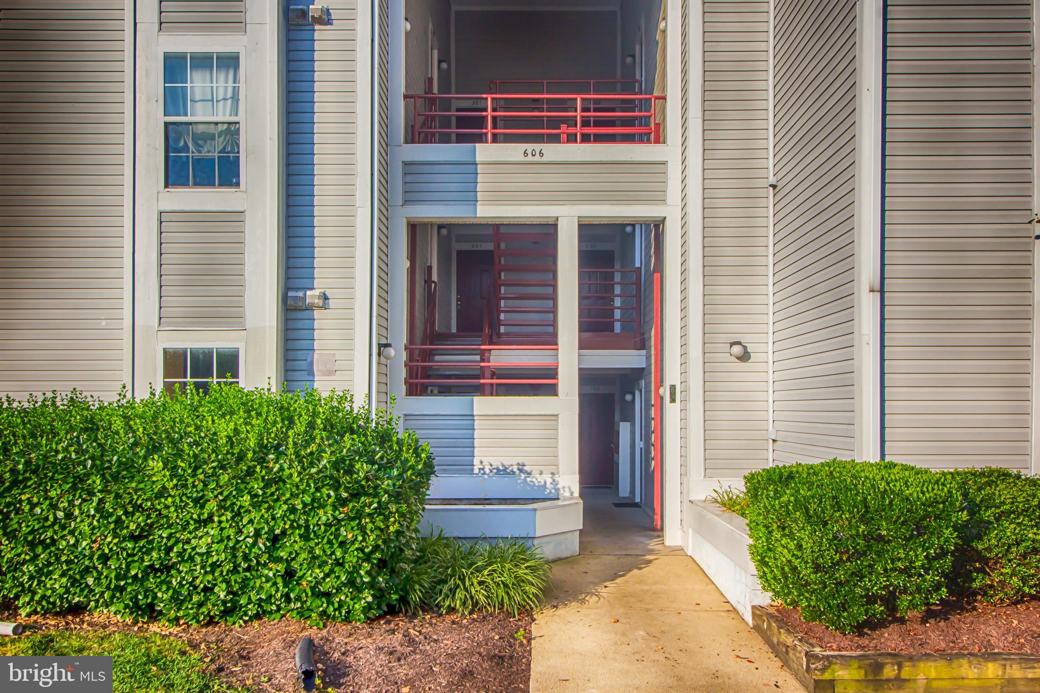 606 Moonglow Road, Unit 201 Odenton, MD 21113 - Photo 3 of 38