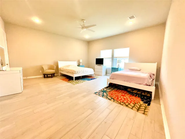 $449,000 | 727 North Bayshore Drive, La Porte, TX 77571