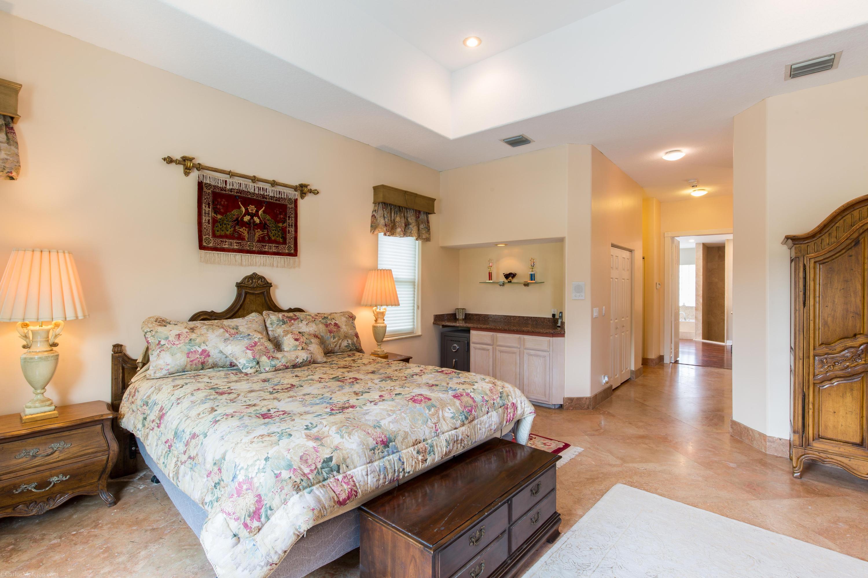 6044 Homeland Road Wellington, FL 33449 - Photo 12 of 42 24